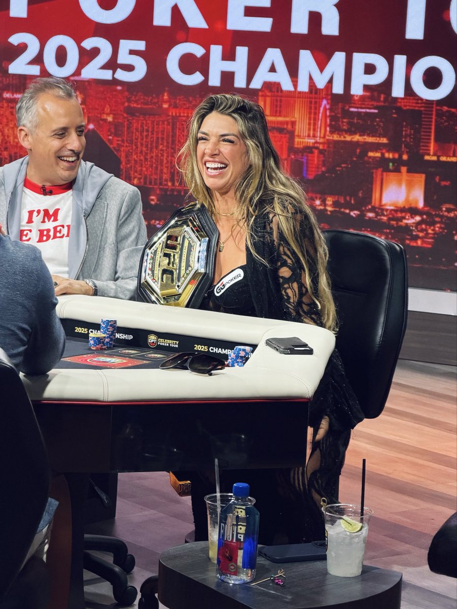 DMahoneyphoto's tweet photo. Good times last night at the Celebrity Poker championship ♣️♦️ @BookitWithTrent https://t.co/q8idZHl35O