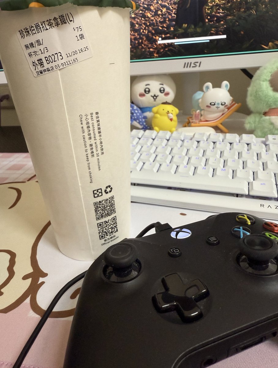 這吉伊的狀態根本今天的我 🥶

喝著暖暖的珍珠伯爵紅茶拿鐵
再配上燕雲十六聲   完美 ✨