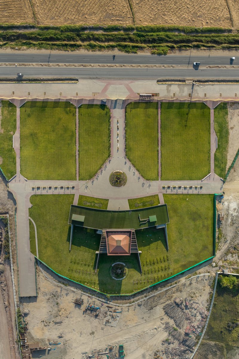 Territorial tasarımı Mapfre Chiclayo Mezarlığı 1. Etap Projesi, Peru’da peyzaj, hafıza ve kullanıcı deneyimini bütünleştiren çağdaş bir mezarlık tasarımı sunuyor.

📷 Eleazar Cuadros, Cristobal Palma

yapidergisi.com/mapfre-chiclay…