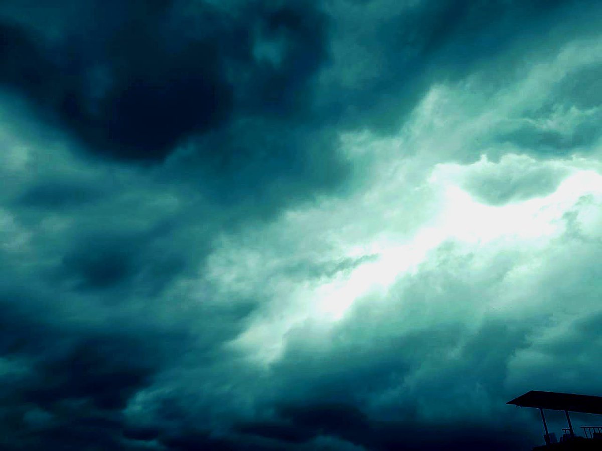 Truthvibeswrite's tweet image. Fair love
Lets live
Yesterday once more
a journey of infinite miles
There&apos;s so much
#Action in inaction
Life&apos;s a fraction
Of dormant dreams
Tears of silver
&apos;ve no screams 
from ancient streams
love gleams
rooted in faith
peace blooms
Soul smiles

#vss365
#FoxProse
#fairytalepoets