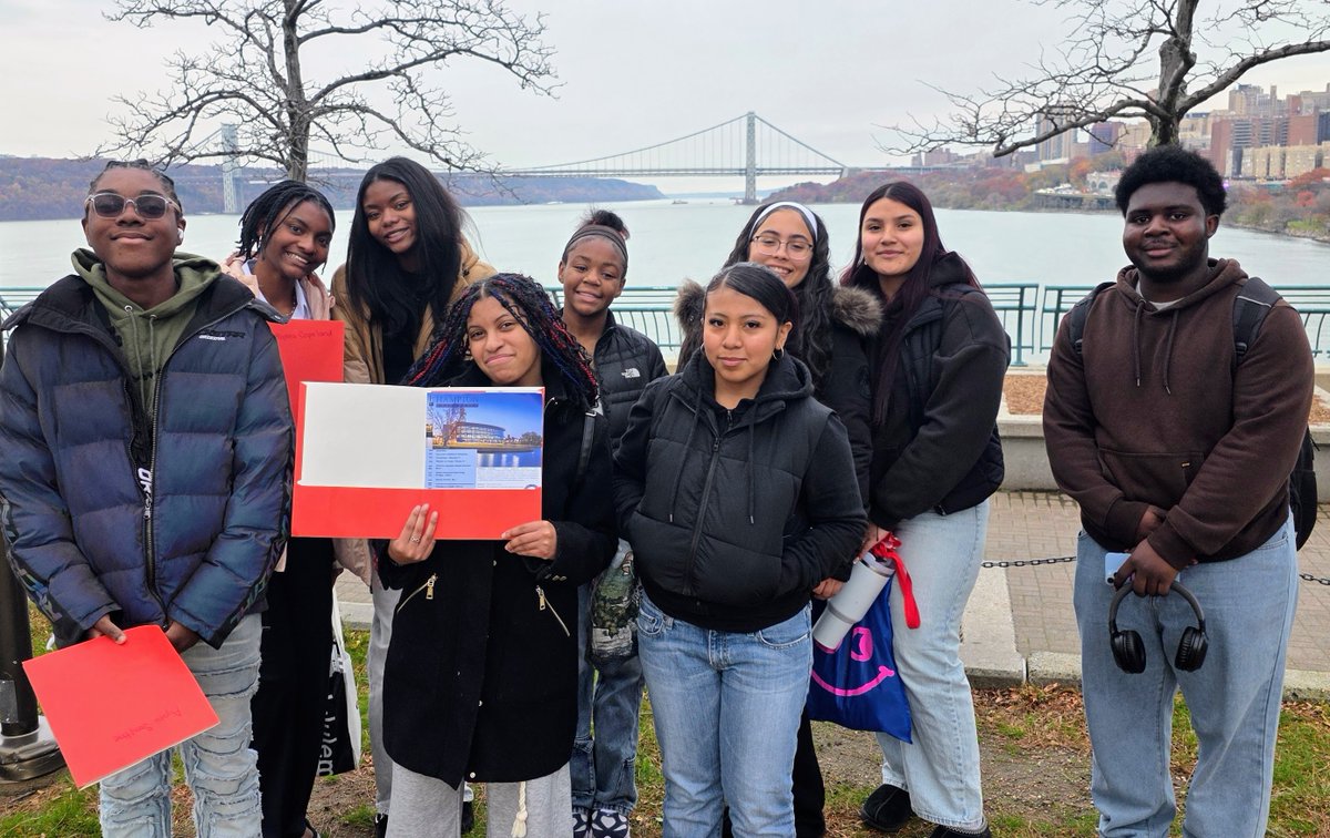 PeekskillCSD's tweet image. Last weekend, our PHS students had an incredible experience at the HBCU College Fair in NYC, and we are excited to share some amazing news!
Both Alyssa C. and Adrienne C. received on-site acceptances and scholarships to multiple colleges! #Peekskillpride