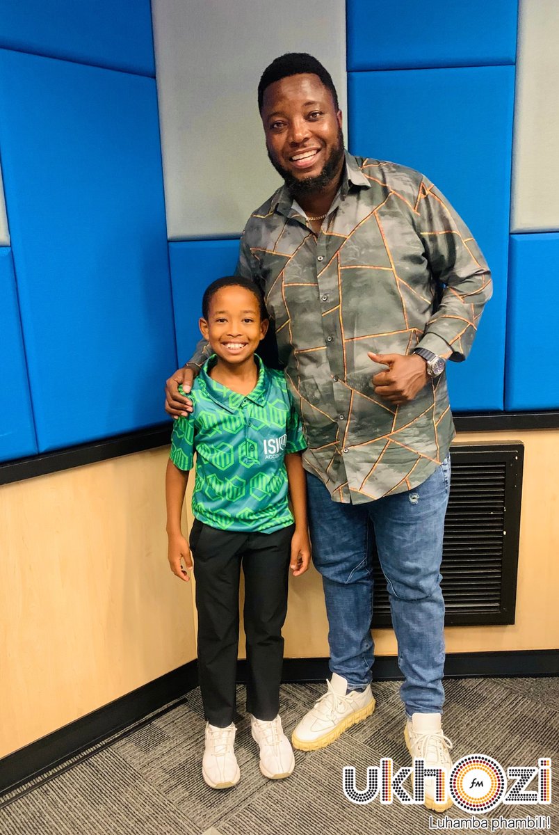 ukhozi_fm's tweet image. Inkunz’Isematholeni 

Besikhuluma nomfana osemuncane u-Luyanda Gumede (8) kodwa osezakhele igama kwezemudlalo wegalofu.

#UkhoziFMWNB #UkhoziFM #NyusiVolumeNoKhoziFM #Jabuluzibheke