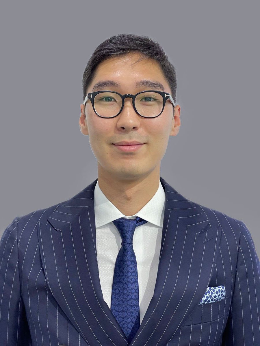 Говийн захирал үе тэнгийнхээ залууг балмадаар зодсон хэргийн хамтрагч, хар тамхи ч татсан байх магадлалтай, өнөө хүртэл хуулийн хариуцлага хүлээгээгүй гүлдийж хэвтэх зуур Говийн маркетингийнхан Netflix шоунд орсон Монгол багийг цамц, пальтоныхоо рекламанд тоглуулж, манайхан