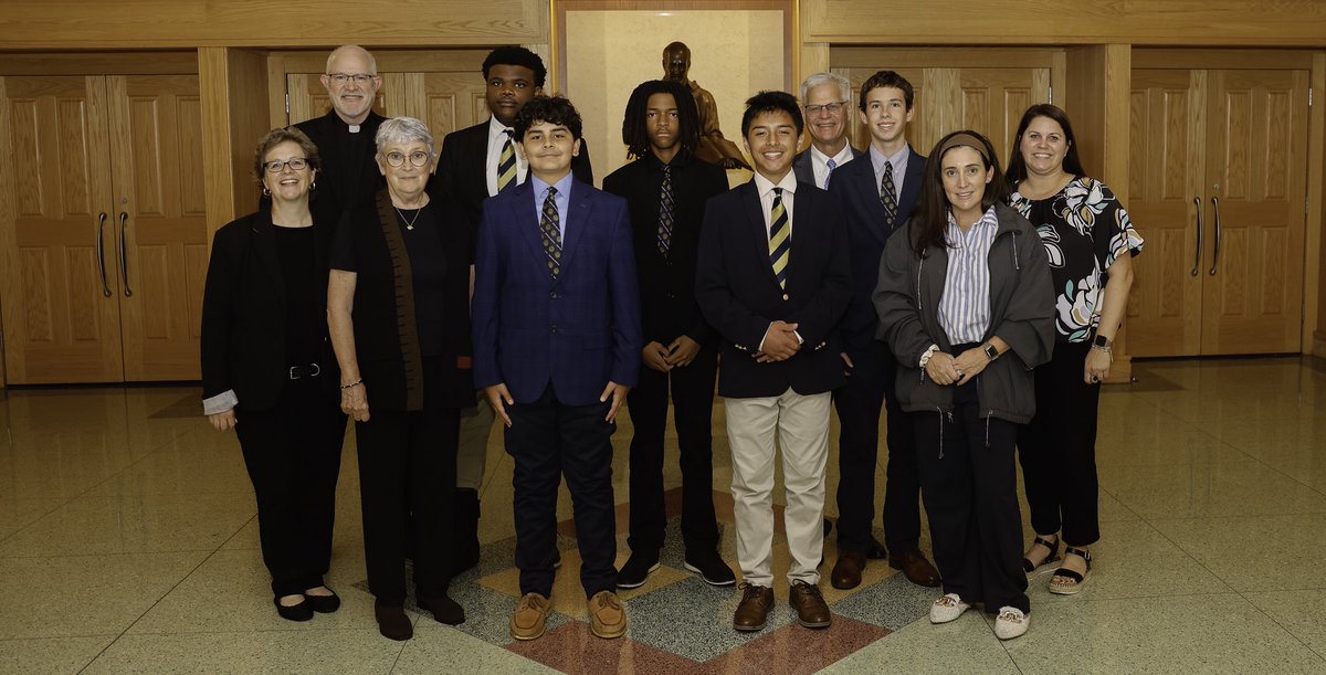 TheHowleyFdn's tweet image. Our visit to @Salesianum was a reminder that leadership can be both humble and bold. Lorie Howley, Meg Howley, Allie Busser, and Halle Martin spent the day with Howley Scholars who are turning their values into action, leading through service, empathy, and quiet confidence.