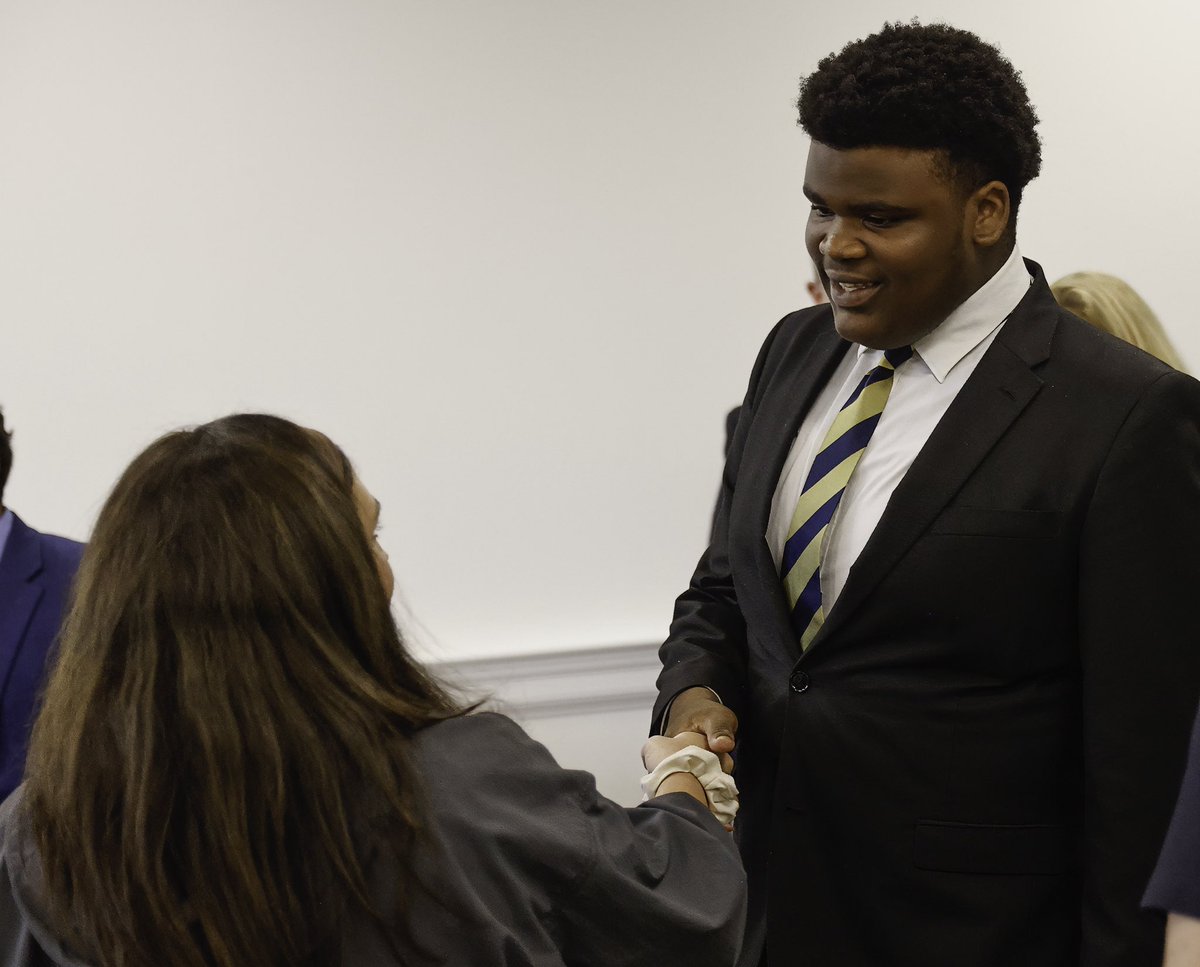 TheHowleyFdn's tweet image. Our visit to @Salesianum was a reminder that leadership can be both humble and bold. Lorie Howley, Meg Howley, Allie Busser, and Halle Martin spent the day with Howley Scholars who are turning their values into action, leading through service, empathy, and quiet confidence.