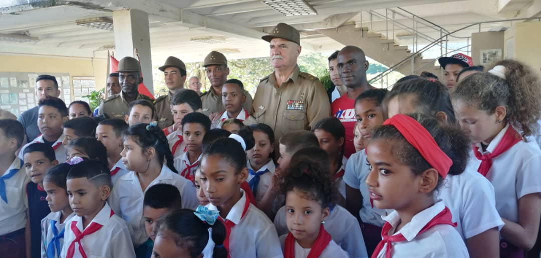 Celebramos el Día Mundial de la Infancia y el 36 aniversario de la adopción de la Convención de los Derechos del Niño, tratado internacional del que #Cuba es Estado parte.
#CubanosConDerechos