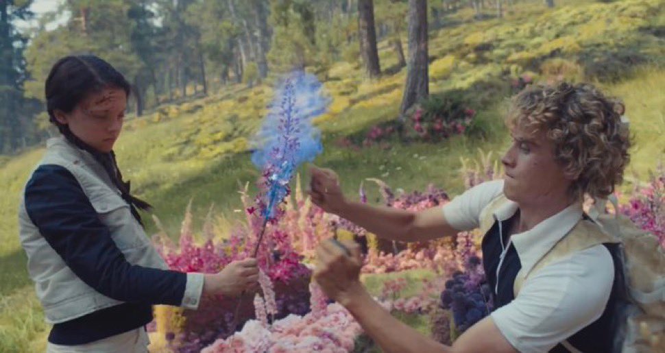 WORSHlPTHESUN's tweet image. Haymitch Abernathy older brother final boss :(((