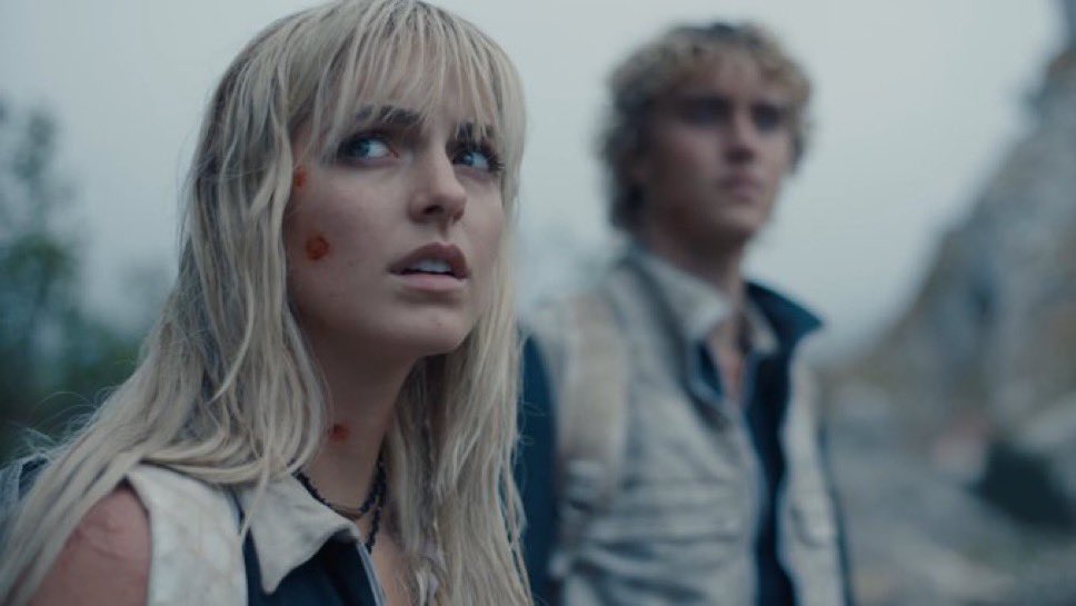 WORSHlPTHESUN's tweet image. Haymitch Abernathy older brother final boss :(((