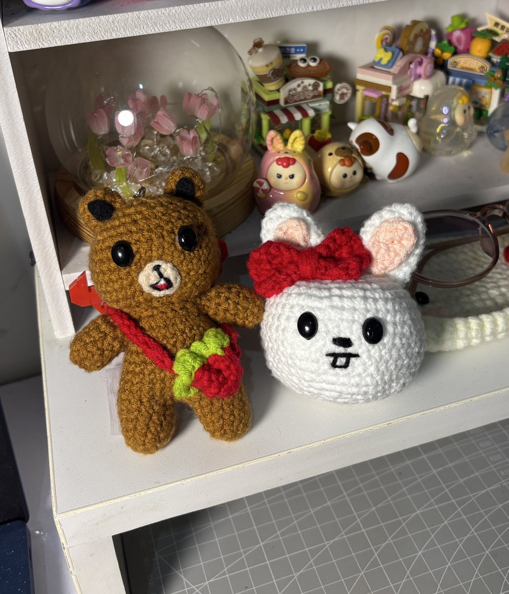 flamingopinx's tweet photo. nct haechan gomdo lee &amp; stray kids lee know lee bit crochet keychain 💗𐙚𓏲⋆ ִֶָ ๋

kpopers friends yang mau custom crochet boleh ke aku ya😋🫰🏻 https://t.co/S6wD5O40iO