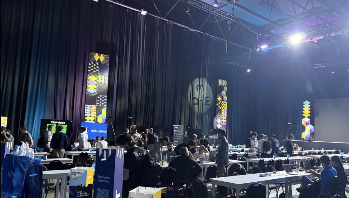 ProjectZKM's tweet image. ZKM is a proud sponsor of @EtherArgentina&apos;s hackathon - happening now at @EFDevcon 🇦🇷

It&apos;s not too late to join CTO @sd_eigen and Education Lead @alicelingl at this developer-focused event in Buenos Aires: cryptonomads.org/e/EthereumArge…