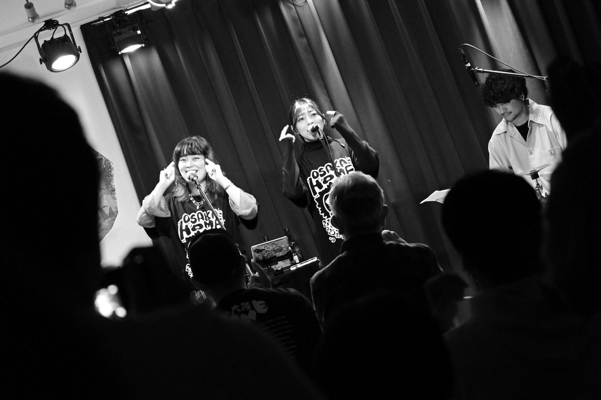 NanaEr1073's tweet photo. 明日、ばいおれっとのラストライブです。
そんなばいおれっとの代表曲
「SmilngPower」について少し書きたいなと。

長くなりそうだが、
大阪HOMEのすまぱを見て泣いてしまったので
話したくなって。

このハッシュタグを追ってくれたら嬉しい
#すまぱの話 ① https://t.co/t0ECexwfX7
