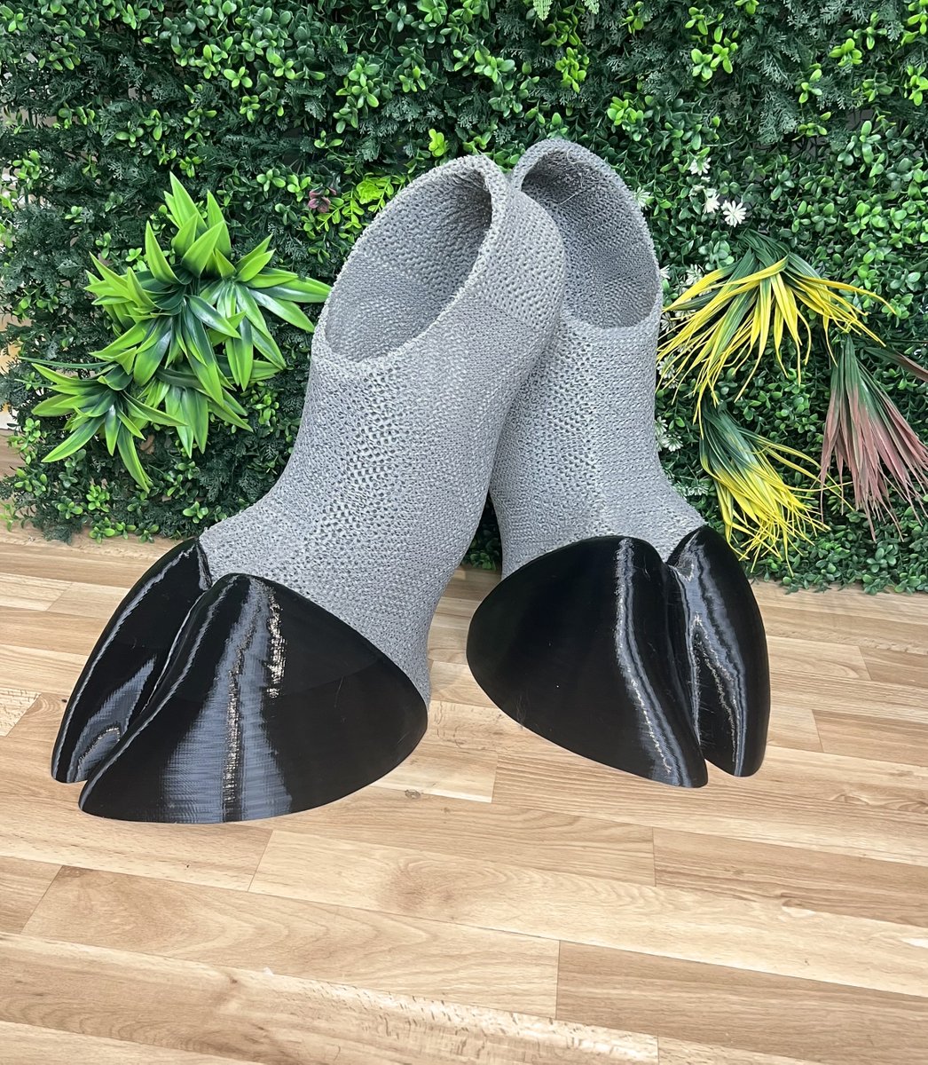 FarukuCostumes's tweet photo. Boots are in! The horse (smooth front) hoof is soon to follow :) All boots come as a pair, and in four sizes or the option of full custom built sizing https://t.co/CKvrnD3d6K