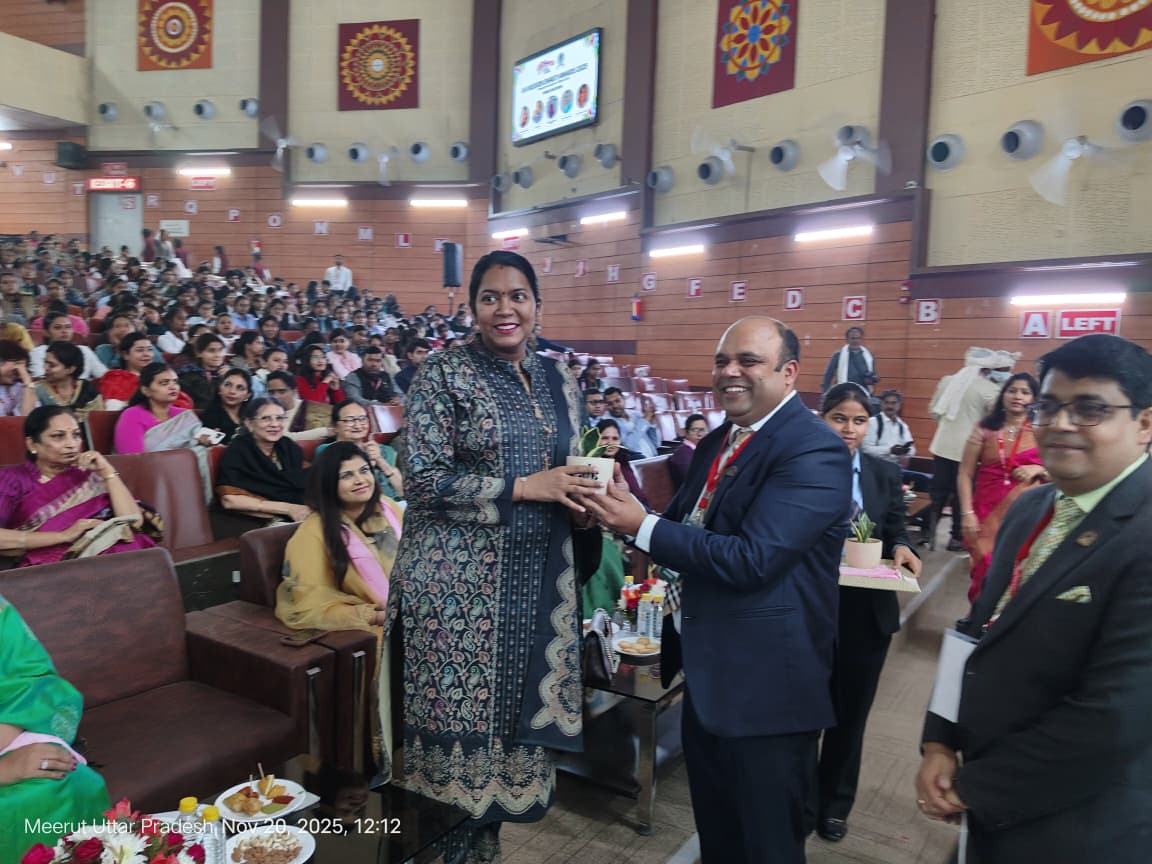 cdomeerut's tweet photo. #MissionShaktiUP #WomenEmpowerment #MissionShakti5_0 #WomenSafety
आज चौ0 चरण सिंह यूनिवर्सिटी के नेताजी सुभाष चंद्र बोस प्रेक्षाग्रह में आई0आई0ए0 द्वारा आयोजित कार्यक्रम में उत्कृष्ट कार्य करने वाली महिलाओं को सम्मानित किया गया
@UpRuralDev  @CommissionerMe3 @DmMeerut https://t.co/if4cbrc9yc