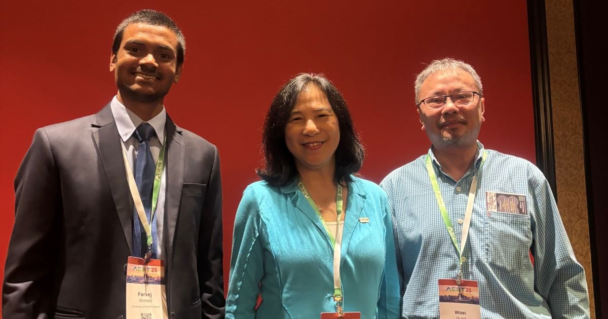 UND_education's tweet image. Proud moments for the UND IDT community! Our graduate students and faculty showcased groundbreaking research at the AECT 2025 Conference in Las Vegas. #AECT25 #InstructionalDesign #EducationalTechnology #IDT