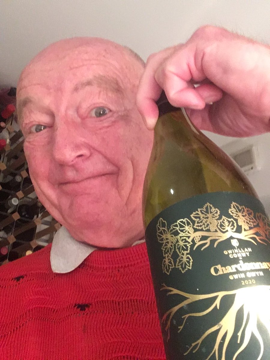 I’ve just spent a fascinating time at the beautiful Llanerch hotel this week (that’s sunrise from my bedroom window. Me?? Sunrise??) judging Welsh wines.The progress in the last 5 years is startling and exciting. 2025 Red harvest finished only last week. 13.7% natural!! Honest!!