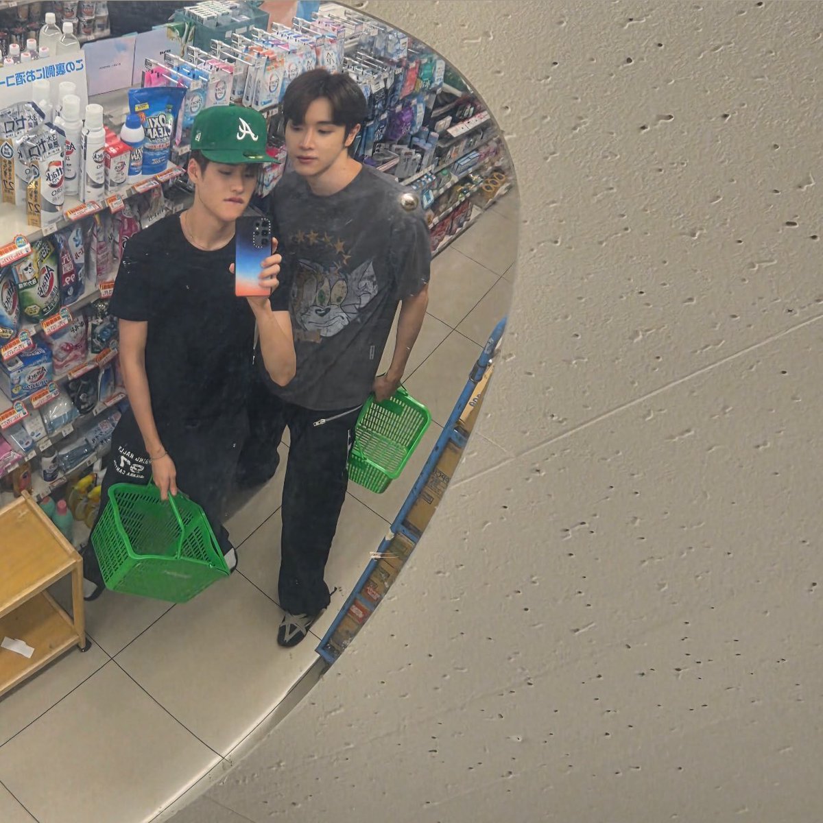 izz_zx's tweet image. 보물같은 소희야 생일 축하해요 🧡🧡🧡
연말에도, 다가오는 2026년에도 소희가 그리는 모든 꿈들이 이루어지길 !! 미니성찬 화이팅 🎂🤍

#소희생일_뿌팅해줘_얼른 
#so_love_hee_day