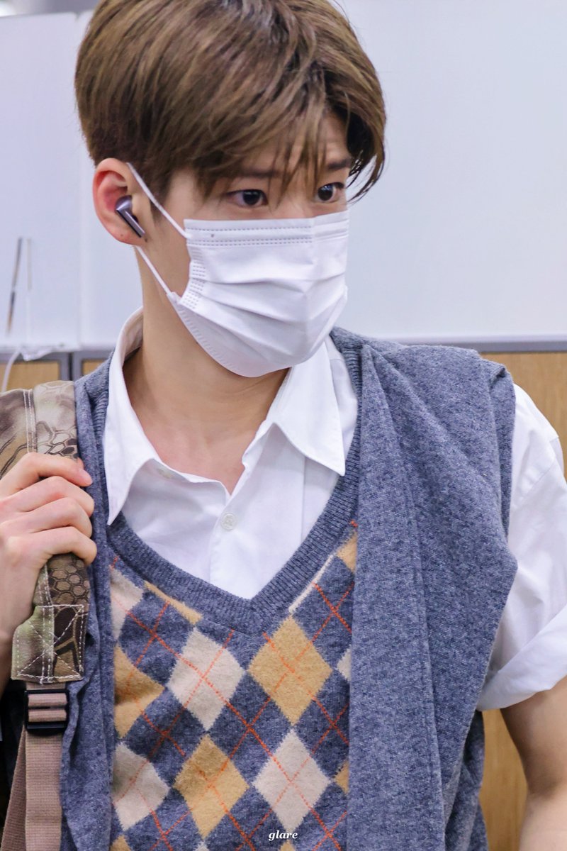 GLARE1121's tweet image. 생일 축하해! ✧
올해도 너만의 예쁘고 반짝이는 순간들로
가득 채워지길 바라🎨

#so_love_hee_day
#HAPPYSOHEEDAY
#소희생일_뿌팅해줘_얼른