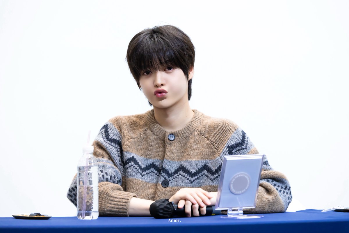 forAmor1121's tweet photo. 💚ʜᴀᴘᴘʏ ʙɪʀᴛʜᴅᴀʏ︎︎💚🪽🫧

#루네이트 #LUN8 #유우마 #YUMA
#럭키와_해피_데이_유우마_생축
#21TimesAsHappy_HappyYumaDay
#해피유우마데이 #HAPPYYUMADAY https://t.co/mc1EmE7vOO