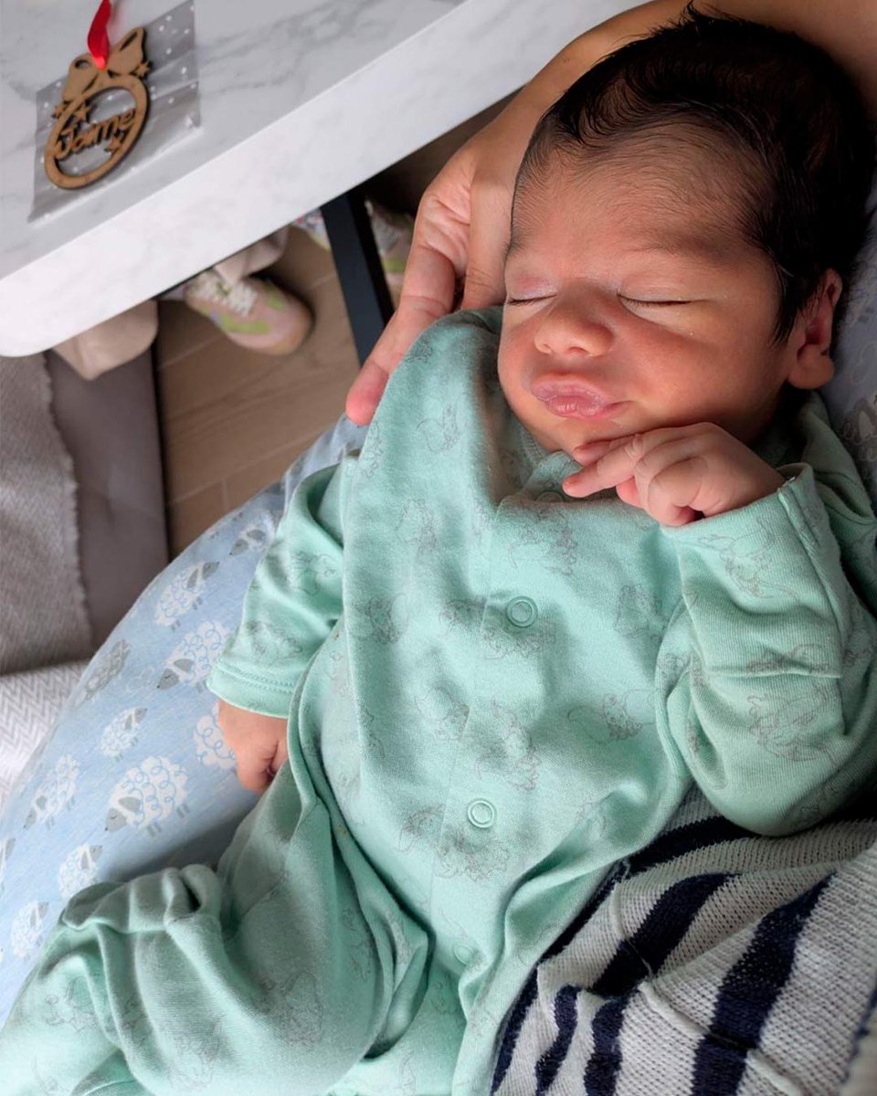 ¡𝗘𝘀𝘁𝗮𝗺𝗼𝘀 𝗱𝗲 𝗰𝗲𝗹𝗲𝗯𝗿𝗮𝗰𝗶𝗼́𝗻, 𝗹𝗮𝗴𝗮𝗿𝘁𝗼𝘀! 🐊

Hemos superado los 5.000 abonados y no podemos estar más felices. Pero la alegría se multiplica porque el abonado número 5000 es… ¡el pequeño Jaime!

Nacido el pasado 27 de octubre, ya presume de ser el abonado