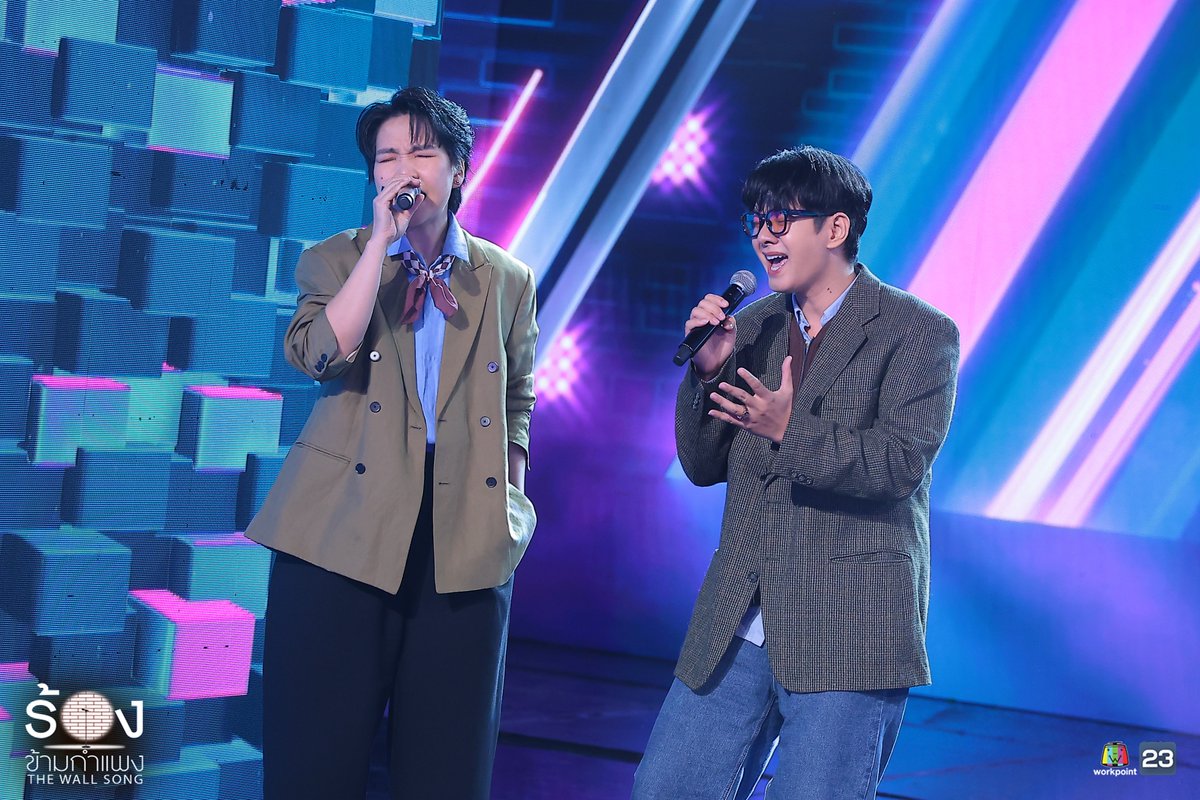 thewallsong's tweet image. ✅ WIN 
SUPERSTAR “ไอซ์ ศรัณยู &amp;amp; โรส ศิรินทิพย์”
นักร้องหลังกำแพง “ลานนา คัมมินส์”
::: ต่อให้วันเวลาจะผ่านไปนานแค่ไหน “ไอซ์-โรส” ก็ยังจำเสียง “ลานนา” ได้ไม่เปลี่ยนแปลง ตอบถูกแบบนี้ก็วินไปเลยจ้า

#ร้องข้ามกำแพง #WorkPoint23 #ไอซ์ศรัณยู #โรสศิรินทิพย์ #ลานนาคัมมินส์