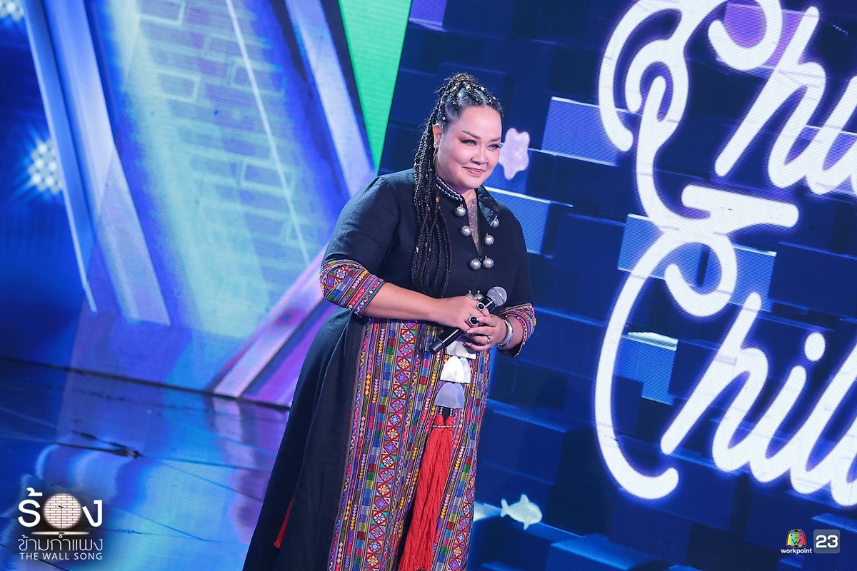 thewallsong's tweet image. ✅ WIN 
SUPERSTAR “ไอซ์ ศรัณยู &amp;amp; โรส ศิรินทิพย์”
นักร้องหลังกำแพง “ลานนา คัมมินส์”
::: ต่อให้วันเวลาจะผ่านไปนานแค่ไหน “ไอซ์-โรส” ก็ยังจำเสียง “ลานนา” ได้ไม่เปลี่ยนแปลง ตอบถูกแบบนี้ก็วินไปเลยจ้า

#ร้องข้ามกำแพง #WorkPoint23 #ไอซ์ศรัณยู #โรสศิรินทิพย์ #ลานนาคัมมินส์