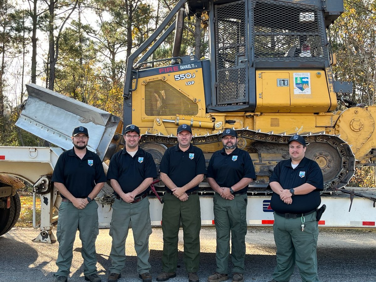Congrats to our Emanual/Candler County office for being named the GFC Unit of the Year for Community Engagement! Read more: gatrees.org/local-forestry…
