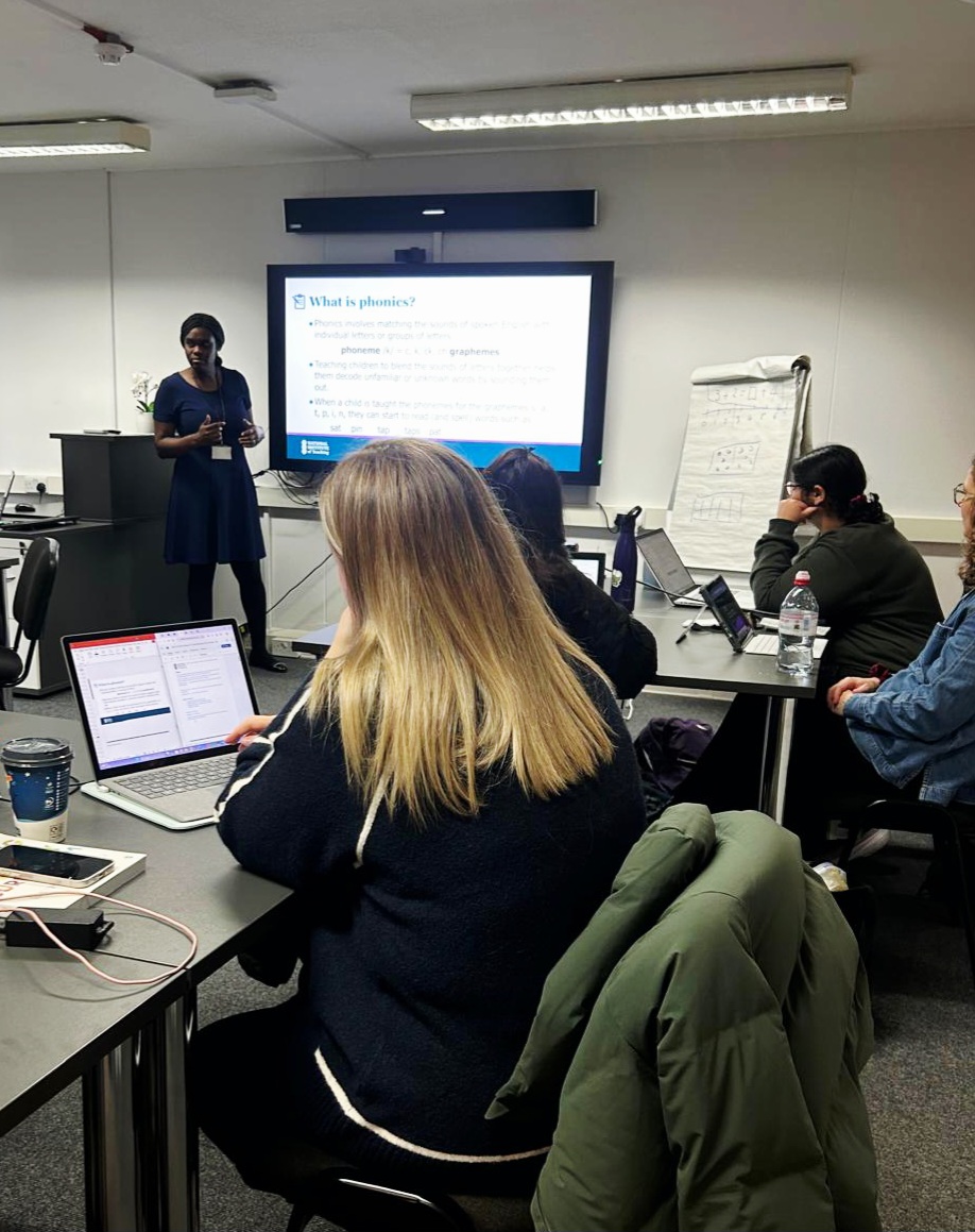 LEOtraining5's tweet image. 🤩 Our trainees are having an amazing afternoon diving into early reading &amp;amp; phonics with the brilliant @ShareenAdvice!

✨ This session will greatly impact their future teaching of reading, offering brilliant takeaways &amp;amp; strategies to try out back in the classroom!

Thank you!👏