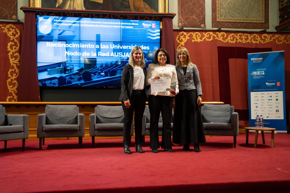 PUCE_Ecuador's tweet photo. ✨ ¡Orgullo PUCE! ✨
Nuestra docente Katalina Almeida participó en el II Encuentro Internacional de la Red de Innovación y Emprendimiento Global, desarrollado en @deusto  🇪🇸. https://t.co/zjeov7wMNW