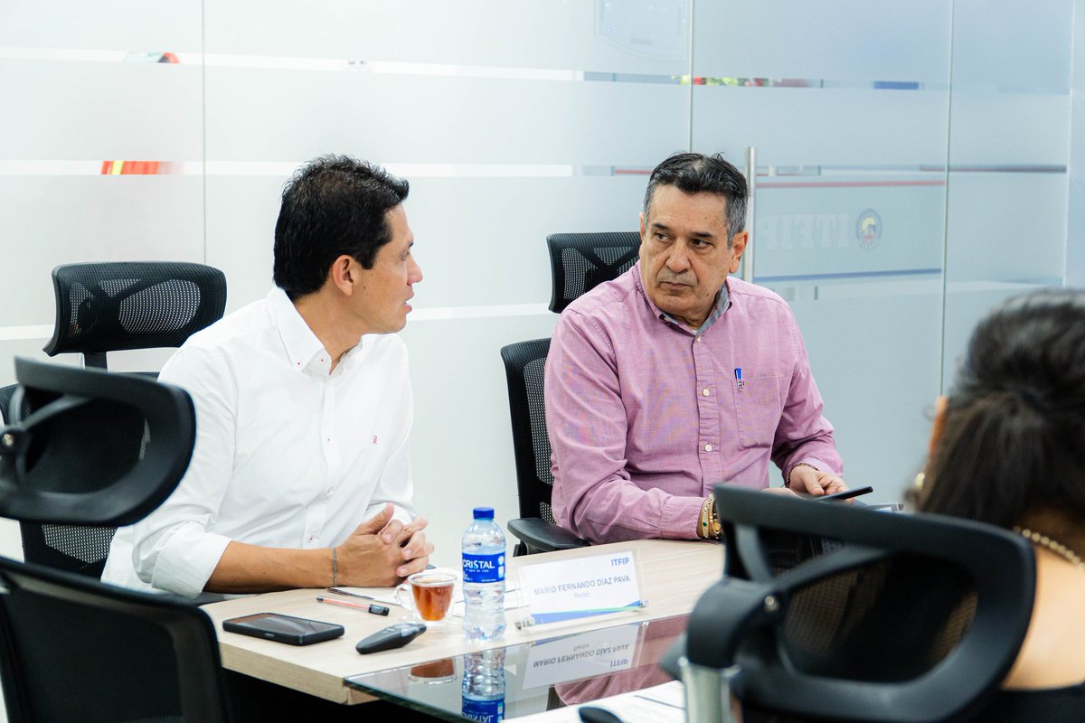 UniEspinal's tweet photo. ¡Avanzamos hacia la excelencia!

Recibimos la visita de Pares Académicos para verificar las condiciones de calidad de nuestra Especialización en Gerencia de Proyectos de Construcción. Un paso más hacia el registro calificado. @MineducacionCol

#Posgrados #SomosEspinal https://t.co/qMCeV3c1T7