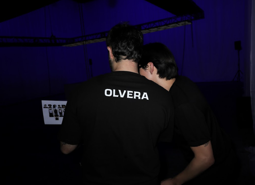 ItmagazineMex's tweet photo. En un debut cargado de emoción, energía creativa y una sensibilidad profundamente humana, #OLVERA presentó Like a Moth to a Flame, la primera colección de la firma homónima del diseñador mexicano Alberto Olvera. https://t.co/x7GXbvz3GU