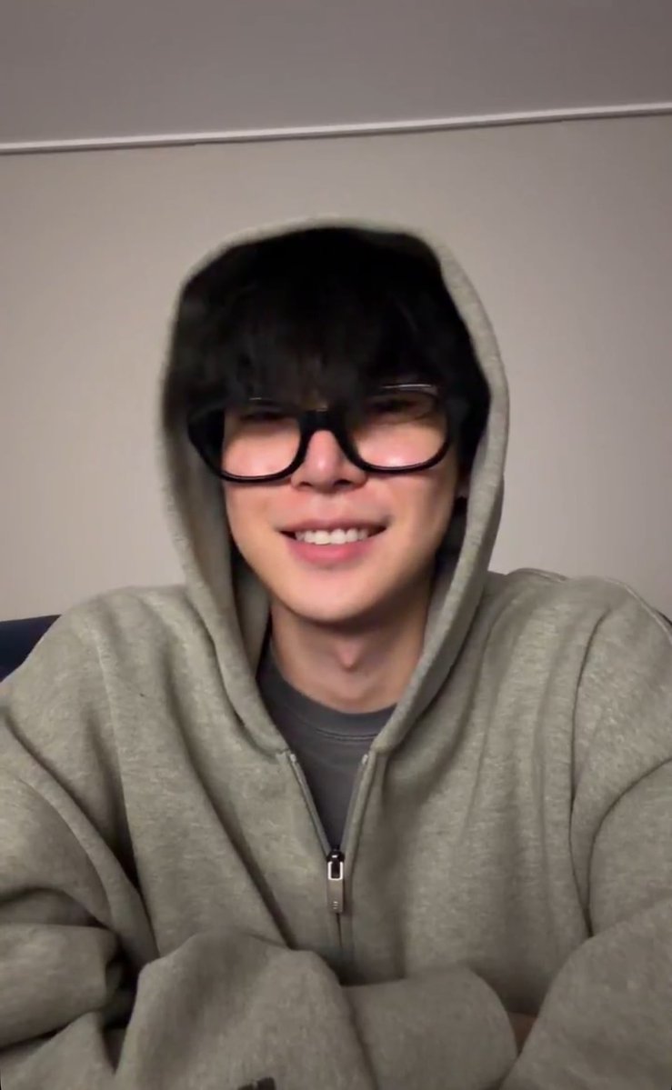 โหหหหละยิ้มงี้ หนูจะไปไหนรอดล่ะพี่ㅠㅠㅠㅠㅠㅠㅠㅠㅠㅠㅠㅠㅠㅠㅠ