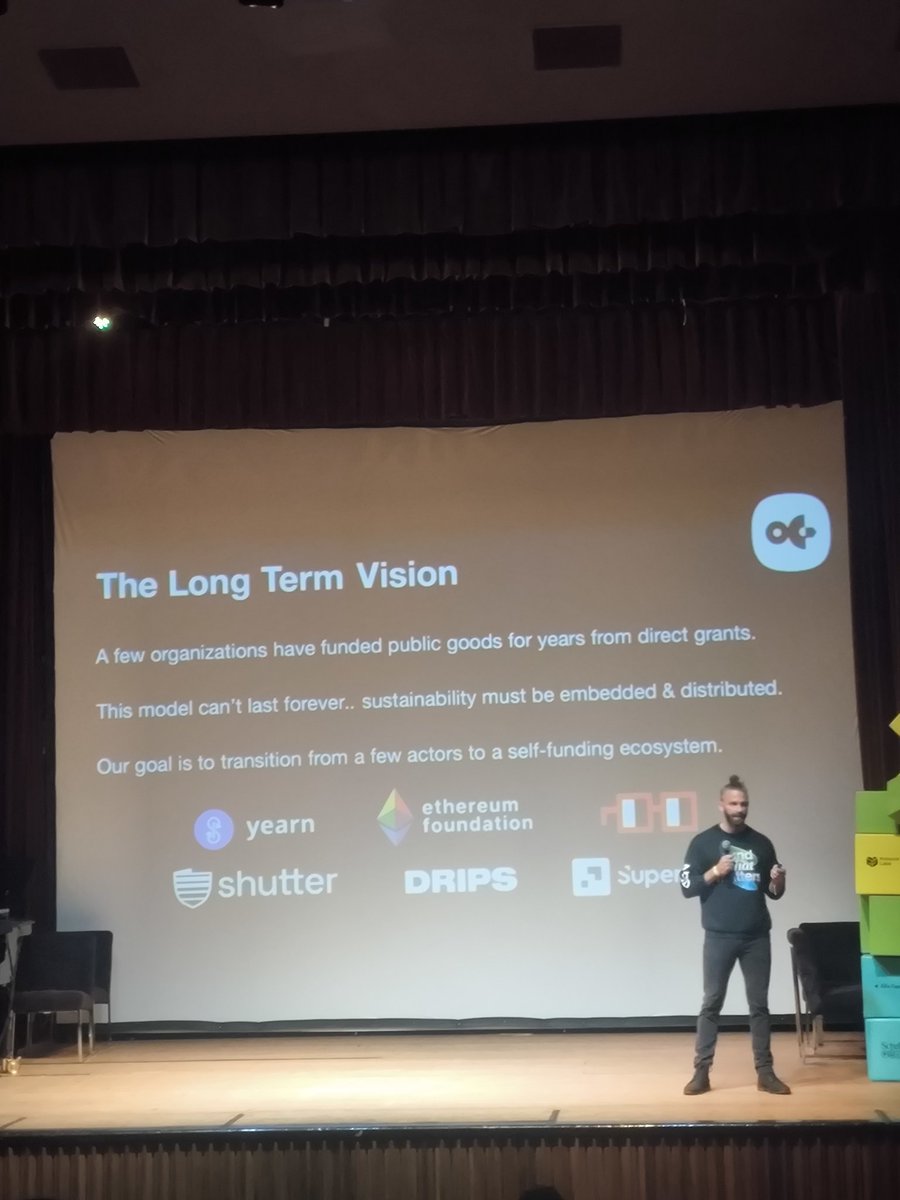 vpabundanceがOctantでの持続可能な公共財資金調達の長期ビジョンを発表している様子