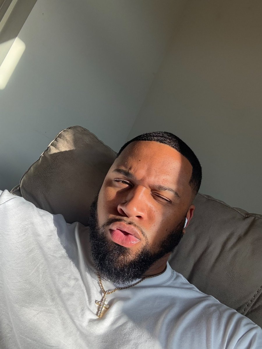 Donivan 🥢 tweet media