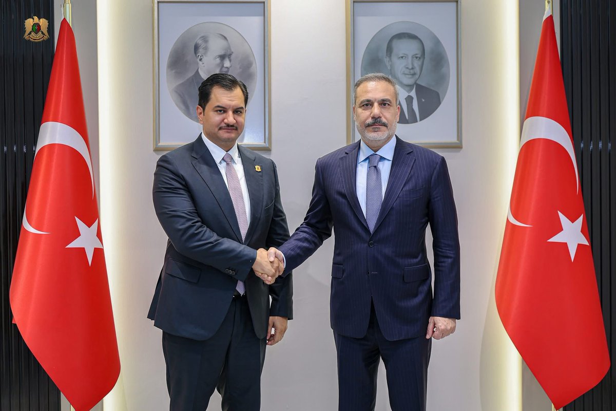 Libyapress2020's tweet image. صور|| صدام حفتر يجري زيارة رسمية إلى #تركيا، ويلتقي وزير خارجيتها هاكان فيدان، في مقر الوزارة بـ #أنقرة. 

ــ اللقاء بحث عدد من الملفات، إضافة إلى استعراض آفاق التعاون الثنائي. #ليبيا_برس