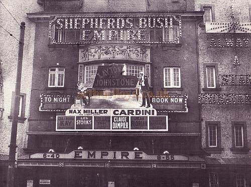 EmilysToys1's tweet image. The Cardigans Live at Shepherd’s Bush Empire, London, England 20th-21st November 1996
#TheCardigans

youtu.be/gmLqj9fuM5I?si…