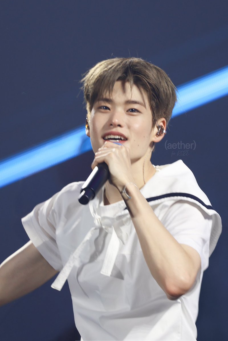 Aether010913's tweet image. 노래할 때가 제일 예쁘고
무대 위에서 가장 빛나는 
라이즈의 최강천재명창메보또리
소희의 생일을 축하합니다 💕

#소희생일_뿌팅해줘_얼른
#so_love_hee_day

#RIIZE #라이즈
#SOHEE #소희  
#HAPPYSOHEEDAY