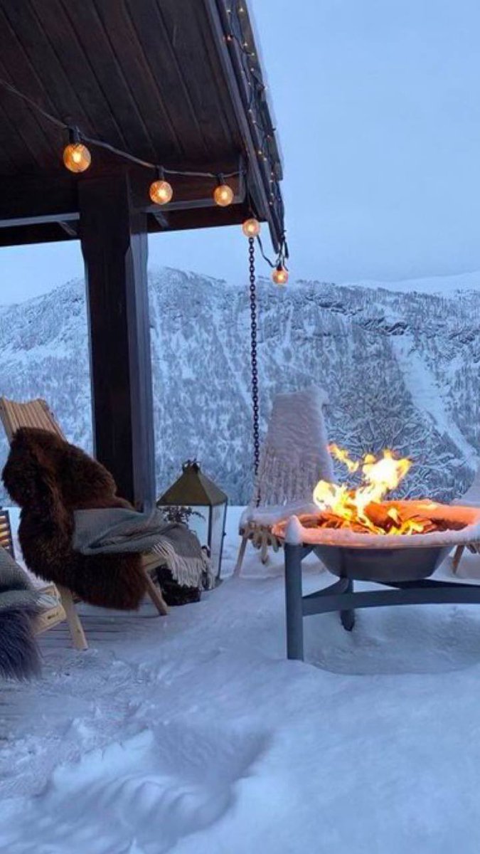 ،

لقد عاد #الشتاء ولگن من يعيد لنا احباب قد رحلو 

❤️‍🔥