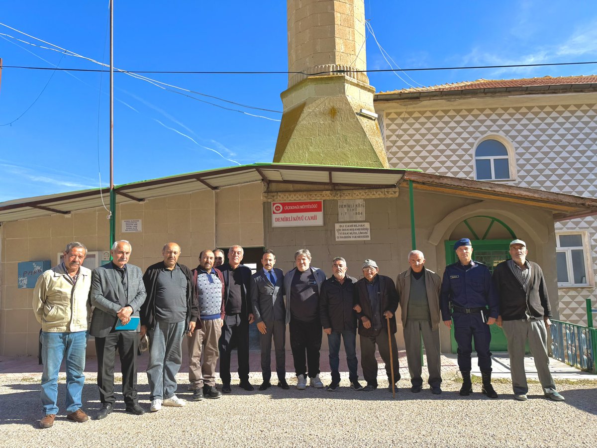 CicekdagiK's tweet image. Valimiz Sayın Murat Sefa DEMİRYÜREK’in öncülüğünde, ilçemizin köylerinde yürütülen Akıllı Su Sayacı çalışmaları kapsamında, Kaymakamımız Sayın Durdu Yavuz ÖĞÜT  kurulumu tamamlanan 10 köyde incelemelerde bulundu.
@KirsehirValilik @DemiryurekSefa