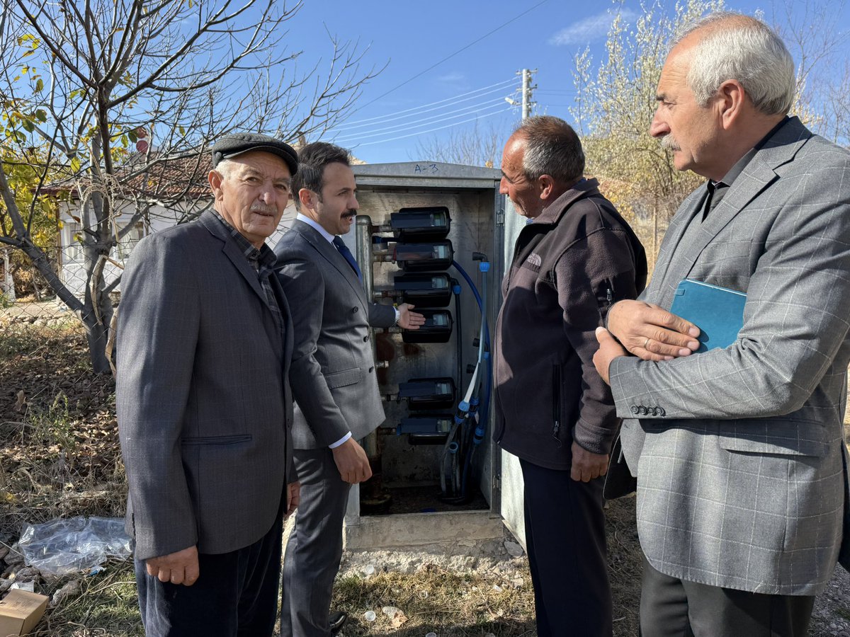 CicekdagiK's tweet image. Valimiz Sayın Murat Sefa DEMİRYÜREK’in öncülüğünde, ilçemizin köylerinde yürütülen Akıllı Su Sayacı çalışmaları kapsamında, Kaymakamımız Sayın Durdu Yavuz ÖĞÜT  kurulumu tamamlanan 10 köyde incelemelerde bulundu.
@KirsehirValilik @DemiryurekSefa