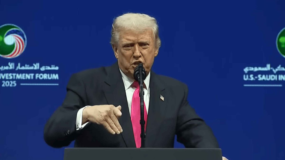 RevTranscripts's tweet image. Donald Trump delivers remarks at U.S.-Saudi Investment Forum in Washington D.C. Read the transcript here. rev.com/transcripts/u-…