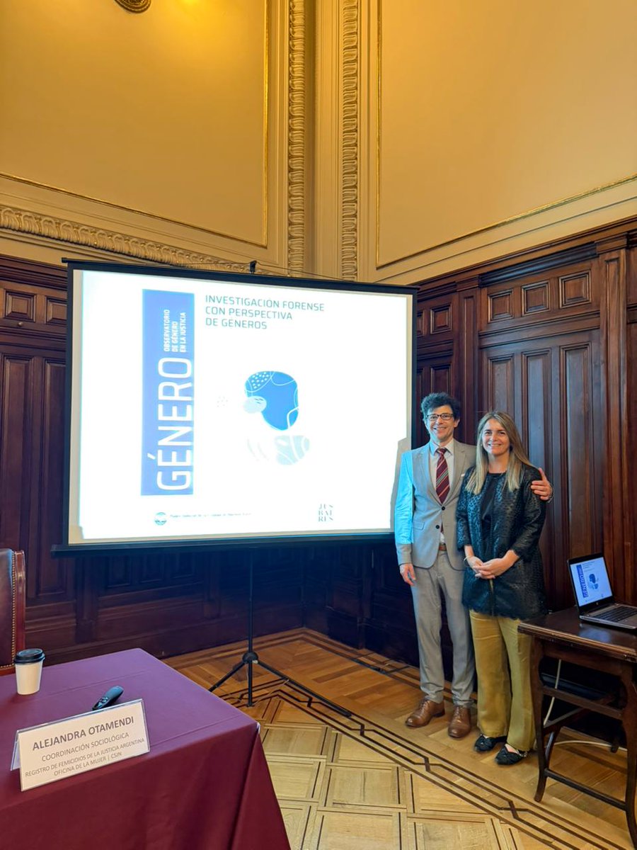 📌 En el día de ayer, 19 de noviembre, la Dra. Nieves Macchiavelli, Directora Ejecutiva de AMJA, participó en representación de nuestra presidenta, Dra. Susana Medina, de la presentación del libro “Investigación Forense con Perspectiva de Géneros”.
