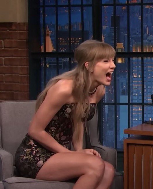 dearaegon's tweet image. please keep her this happy forever