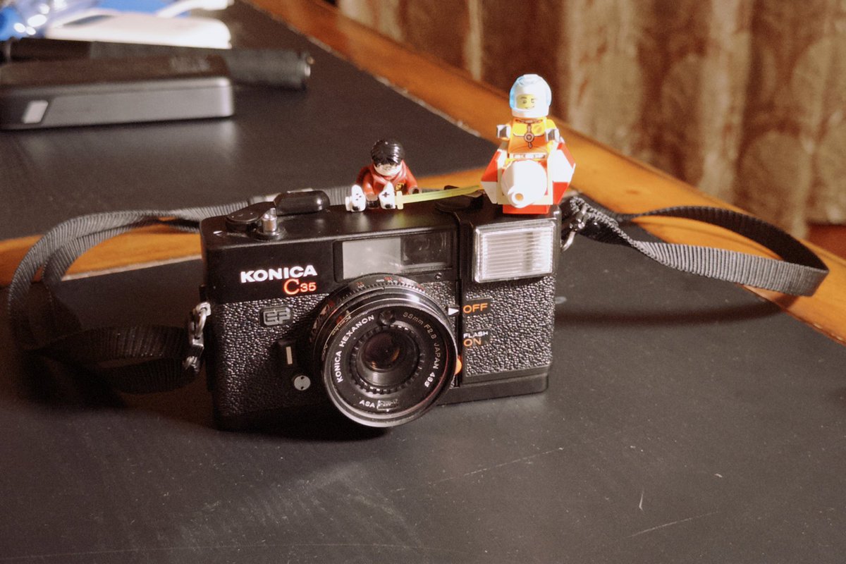 捡漏捡到一台柯尼卡c35，45年前的胶片机。太有内味了