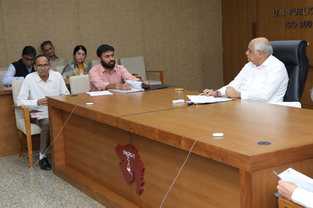 InfoGujarat's tweet image. રાજ્યકક્ષાનો સ્વાગત ઓનલાઈન જનફરિયાદ નિવારણ કાર્યક્રમ...

મુખ્યમંત્રી શ્રી ભૂપેન્દ્રભાઈ પટેલે ગાંધીનગર ખાતે નાગરિકોની રજૂઆતો સાંભળી સંબંધિત અધિકારીઓને જનસમસ્યાઓના સુચારુ અને ત્વરિત નિવારણ માટે જરૂર જણાય ત્યાં સ્થળ મુલાકાત લઈને યોગ્ય કાર્યવાહી કરવા નિર્દેશ આપ્યા...

સ્થાનિક કક્ષાએ…