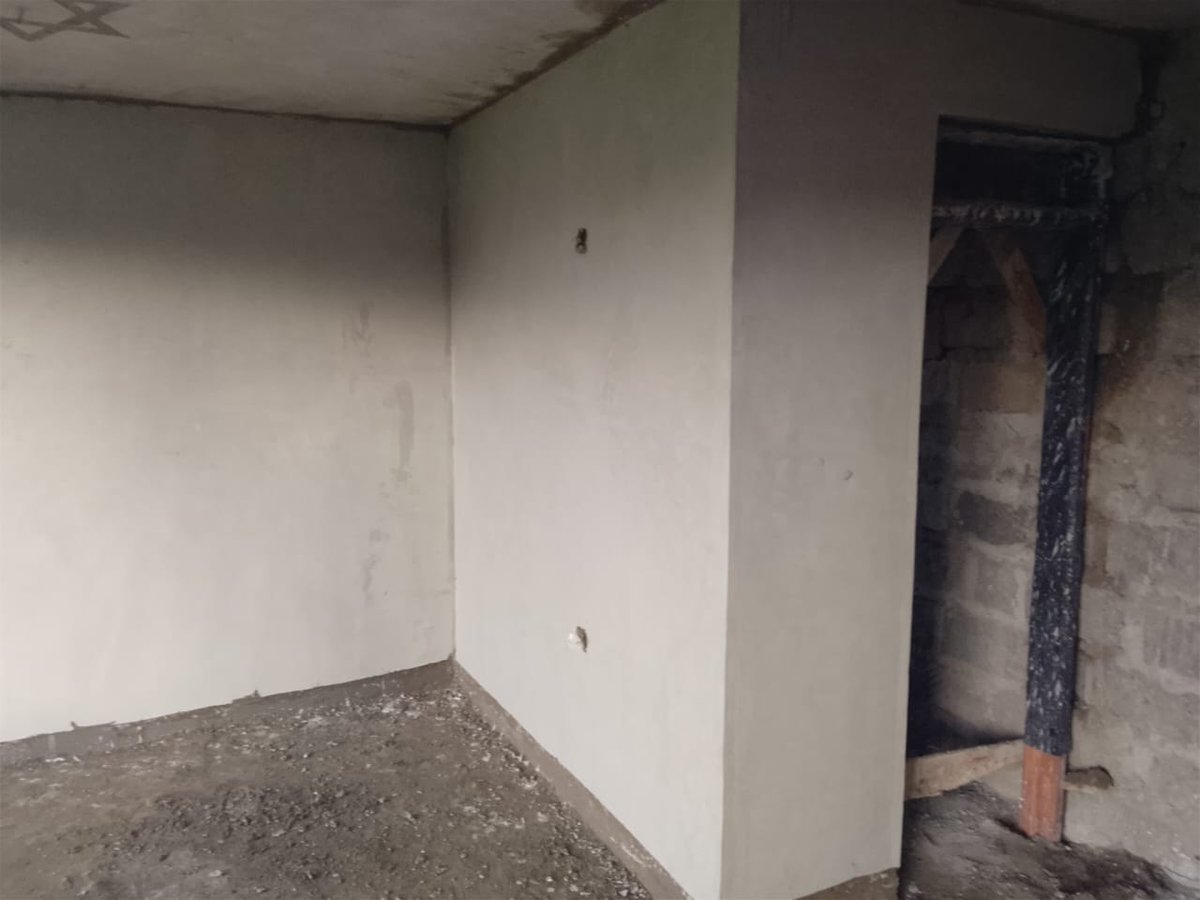 abungana4044's tweet image. Wrapping up today&apos;s plastering work in Kikuyu with precision and care. Every wall is a step closer to perfection! 
#artisticcraftsmanship #buildingdesign
 #JengaKisasa