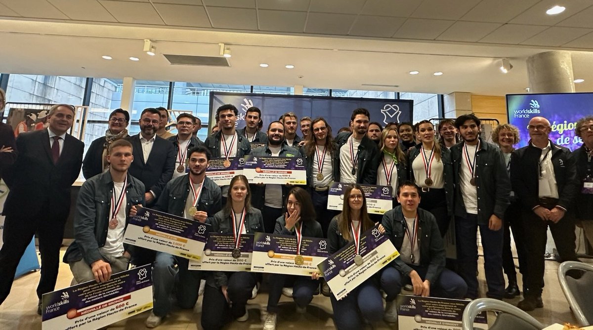 LefebvreFred59's tweet image. #EndirectHDF
Nous célébrons avec fierté 41 jeunes de la @hautsdefrance, médaillés des #WorldSkills, plus grande compétition internationale des métiers.
Quel bonheur de voir nos jeunes atteindre un tel niveau d&apos;excellence et quelle #fiertérégionale !
