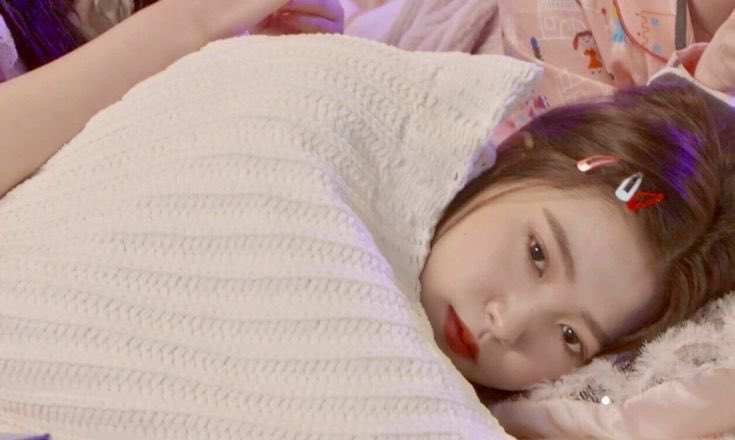 hu-umph .. <a href="/savaimoka/">Moka is N★T CUTE ANYMORE.</a>-chan >__< !! b-bolehkah watashi yang sedang #lowbat ini meminta segelas es kopi susu dari kamu?