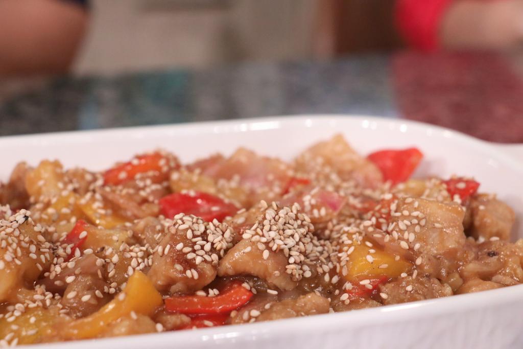 😍¡Toda la pinta y todo el sabor! Cerdo agridulce para chuparse los dedos😋

#Karuporã por #lateledetodos 🟢 28.1 Aire Digital 📡