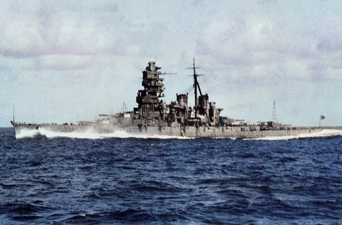 ＃日本海軍
本日は戦艦比叡の進水日です!
1912年11月21日横須賀にて進水
金剛型二番艦として就役、軍縮条約により練習戦艦へ改装された一方、昭和天皇の御召艦として国民から親しまれました、条約失効後には大和型のテストも兼ねた大改装が行われ太平洋戦争に参加、第三次ソロモン海戦にて沈没しました