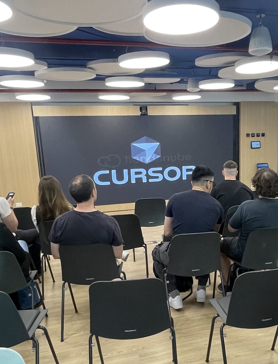 Ayer tuve la suerte de asistir al <a href="/cursor_ai/">Cursor</a> meetup de Buenos Aires en las oficinas de <a href="/Tiendanube/">Tiendanube</a> . 
Pude charlar con algunos cracks de cursor como <a href="/JuanRezzio/">Juan</a> y <a href="/uTombou/">Daniel G.</a> y me llevo algunos contactos. 
Espero verlos por Mendoza